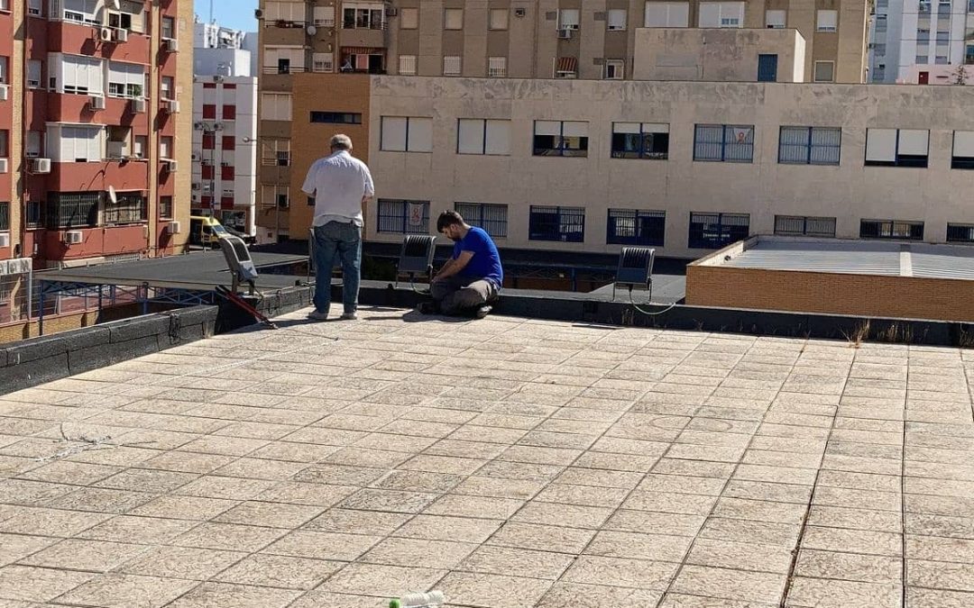 INSTALACION DE PROYECTORES LED DISANO EN COLEGIO LORETO (SEVILLA