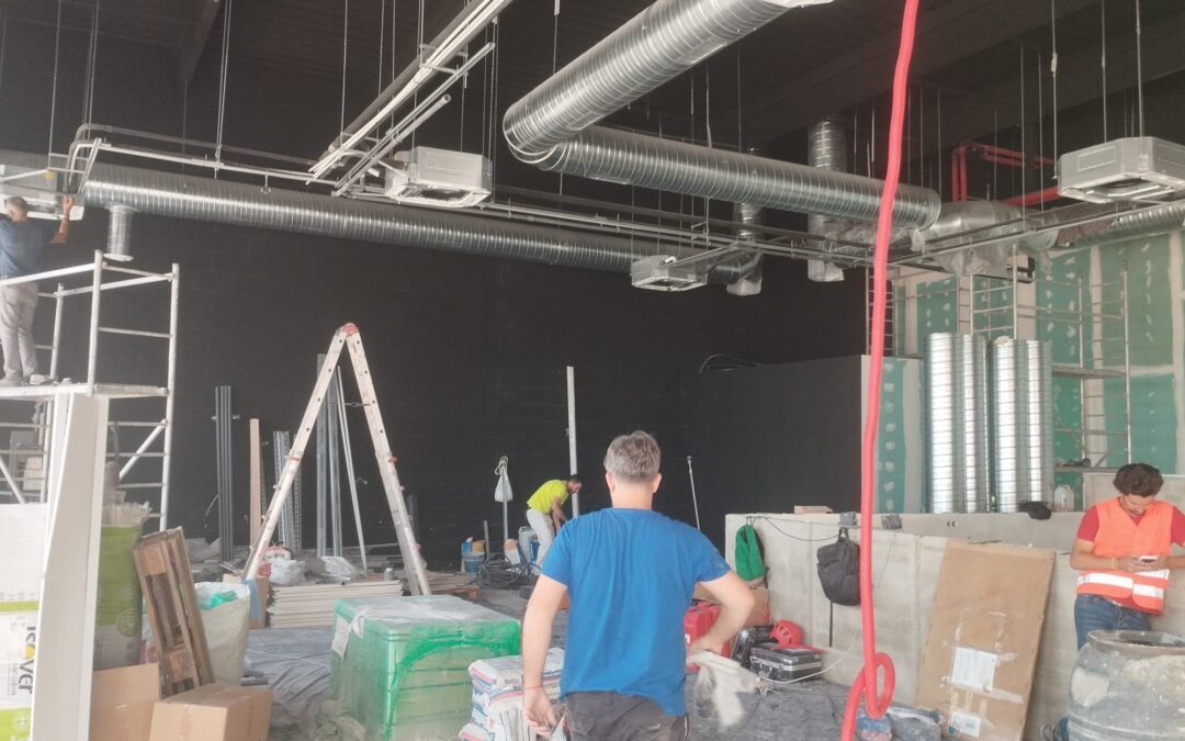 RESTAURANTE  EN CENTRO COMERCIAL ENTRENASAS (ENTRENUCLEOS) 2025